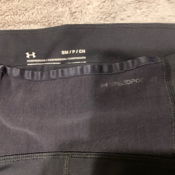 UA Compression Heat Gear Leggings - Picture 3 of 6